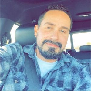 Meet your Posher, Derek